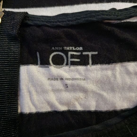 Ann Taylor Loft Black White Stripe Zip Back Top Women's Small S Soft Lightweight - Picture 6 of 7